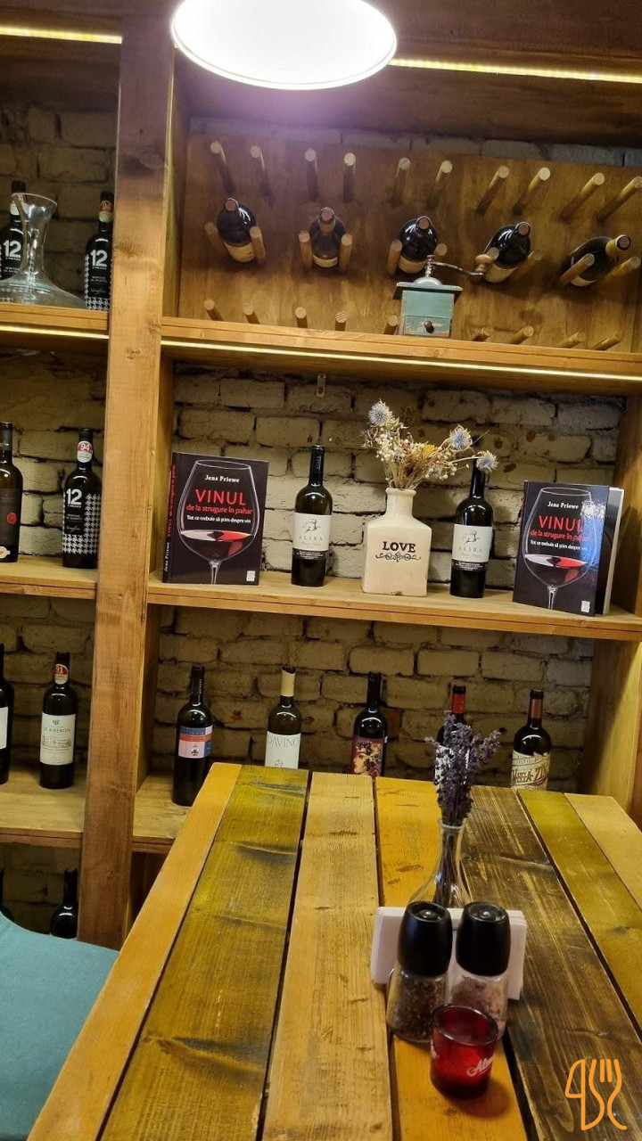 Livada Music Lounge În interior