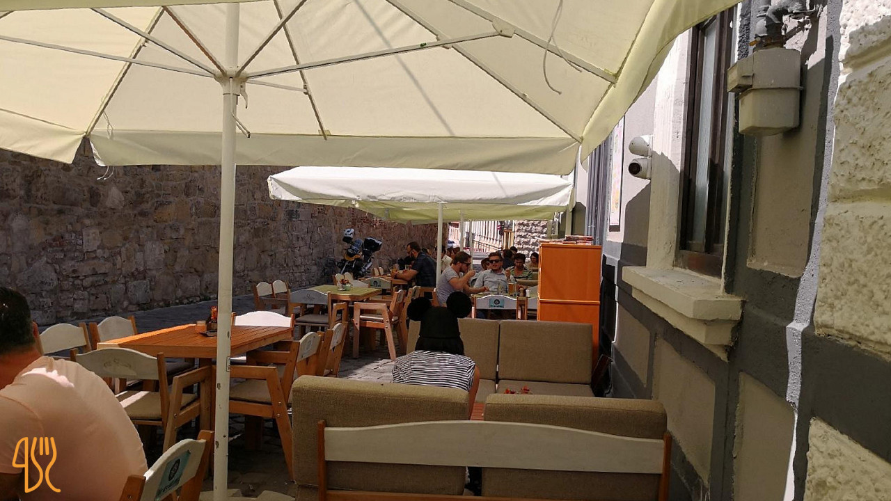 Makeba Exterior