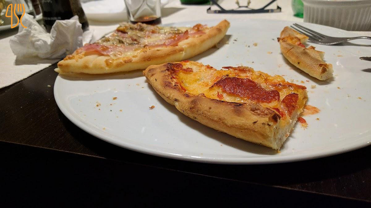 Trattoria Pineta Mâncare