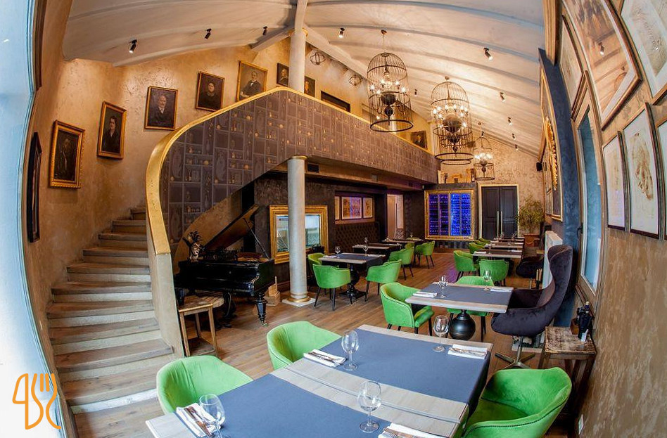 Da Vinci Restaurant Exterior
