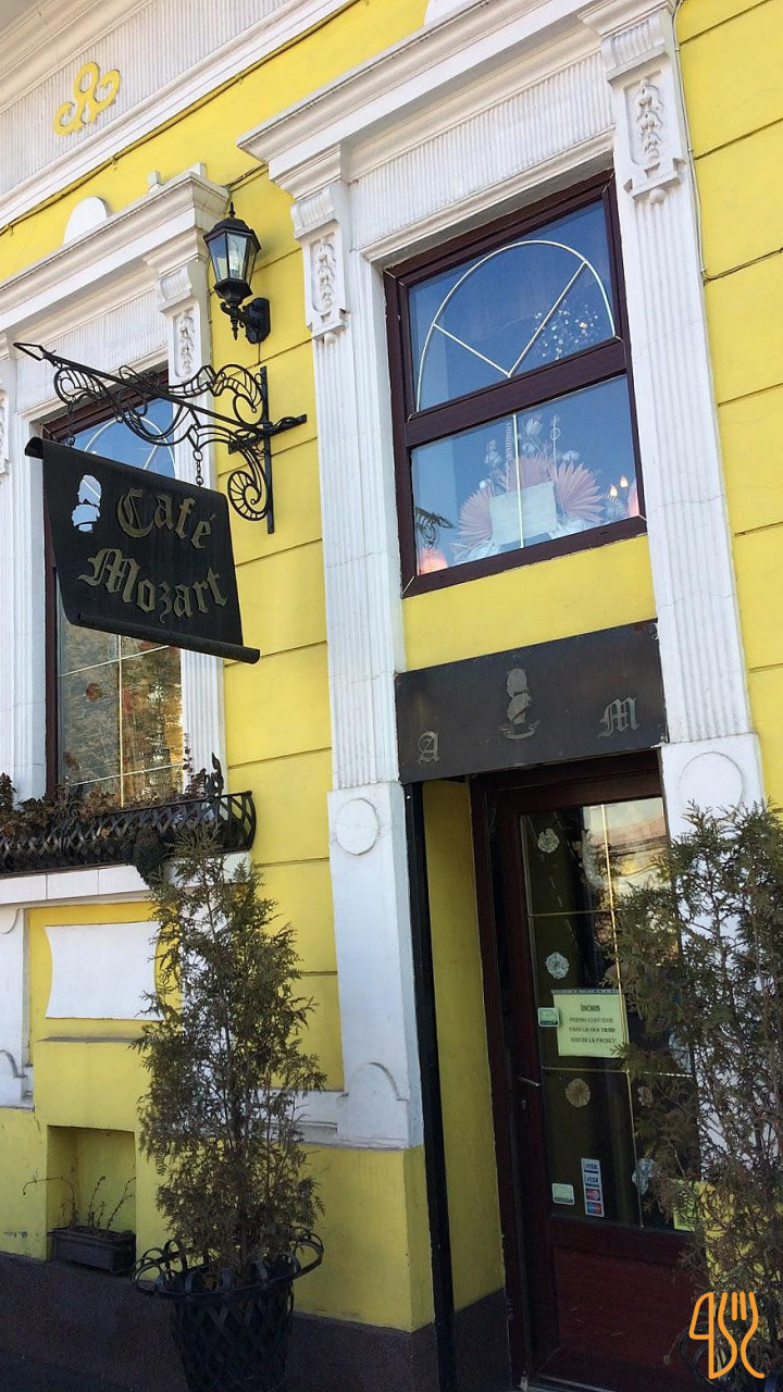 Mozart Café Exterior