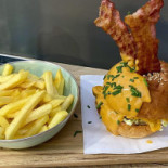 Very Burger Mâncare