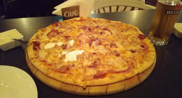 Darius Pizza Nourriture