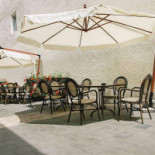 Le Petit Paris Exterior