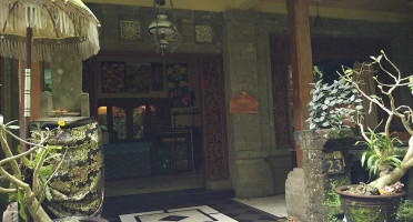 Lavander Cafe Exterior