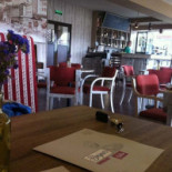 Bonjour Pizza În interior