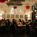 Sultan Döner Shawarma În interior