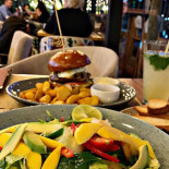 The Clique Bistro food