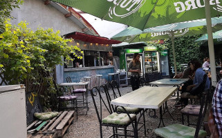 Pe baricade Extérieur