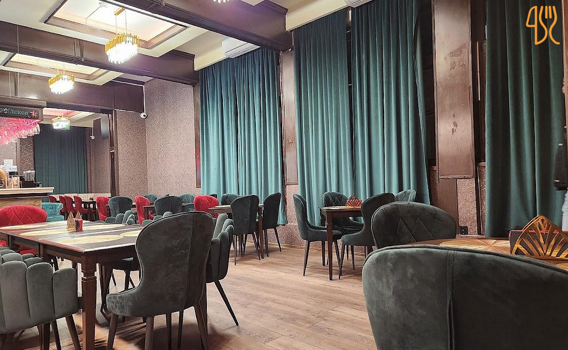 Royal Sushi Garden À l'intérieur