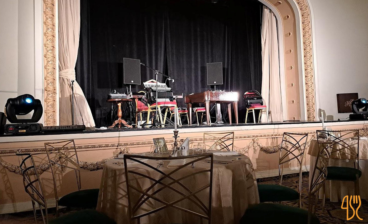 Elisabeta În interior