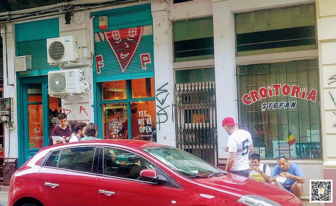 Burger Van Bistro Exterior