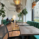 Bread And Butter Dentro