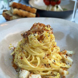 Mom Bucharest Comida