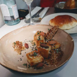 Mom Bucharest Comida