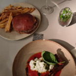 Mom Bucharest Comida