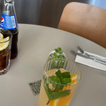 Mom Bucharest Bebida