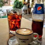 Mom Bucharest Bebida