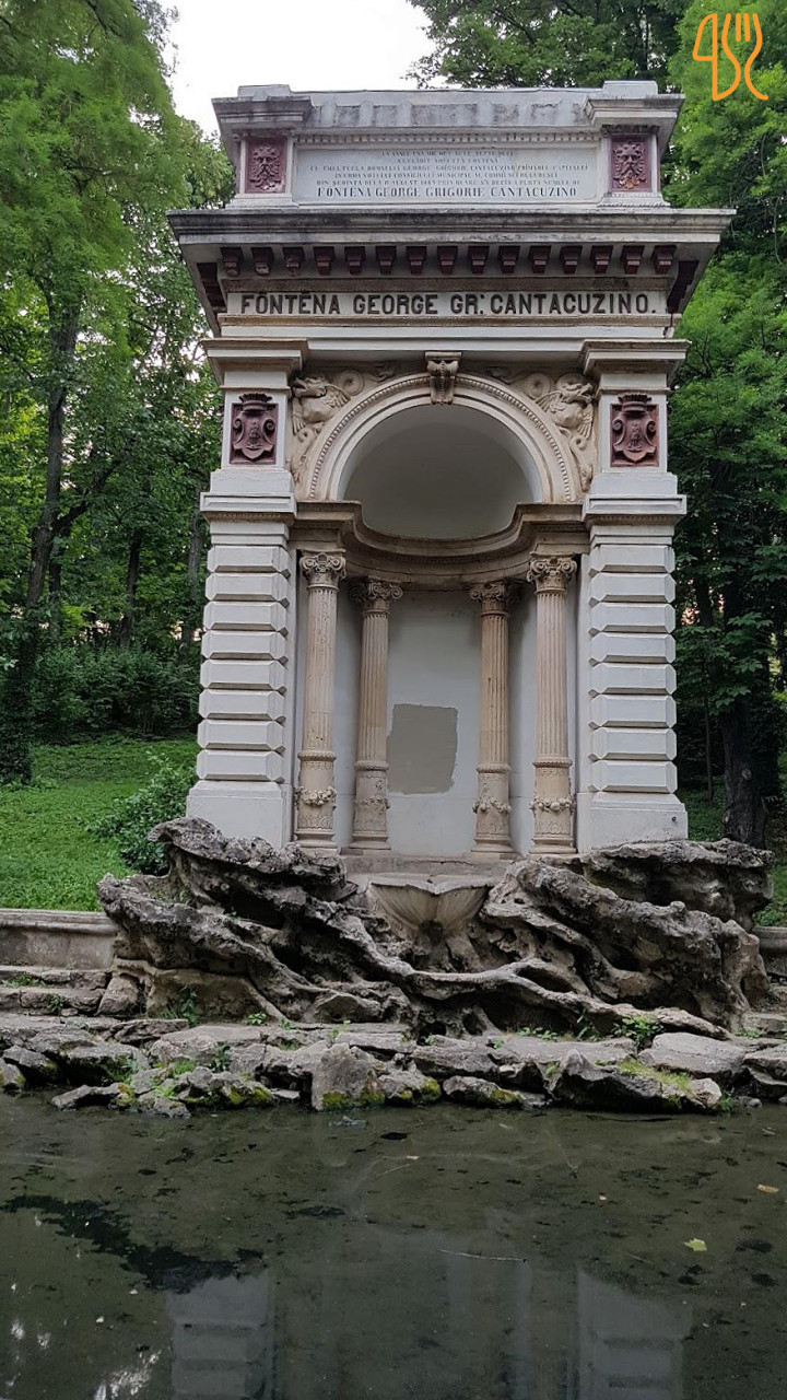 Dines Parcul Carol Extérieur