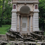 Dines Parcul Carol Extérieur