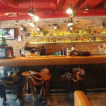 Red Angus Steakhouse À l'intérieur