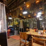 Red Angus Steakhouse À l'intérieur