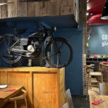 Red Angus Steakhouse À l'intérieur