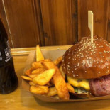 Burgeria Știrbei By Malacu Nourriture