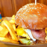 Burgeria Știrbei By Malacu Nourriture