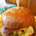 Burgeria Știrbei By Malacu Nourriture