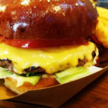 Burgeria Știrbei By Malacu Nourriture