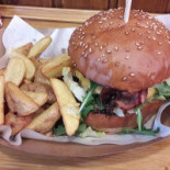 Burgeria Știrbei By Malacu Nourriture