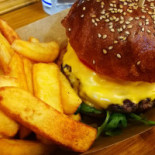 Burgeria Știrbei By Malacu Nourriture