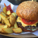 Burgeria Știrbei By Malacu Nourriture