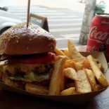 Burgeria Știrbei By Malacu Nourriture