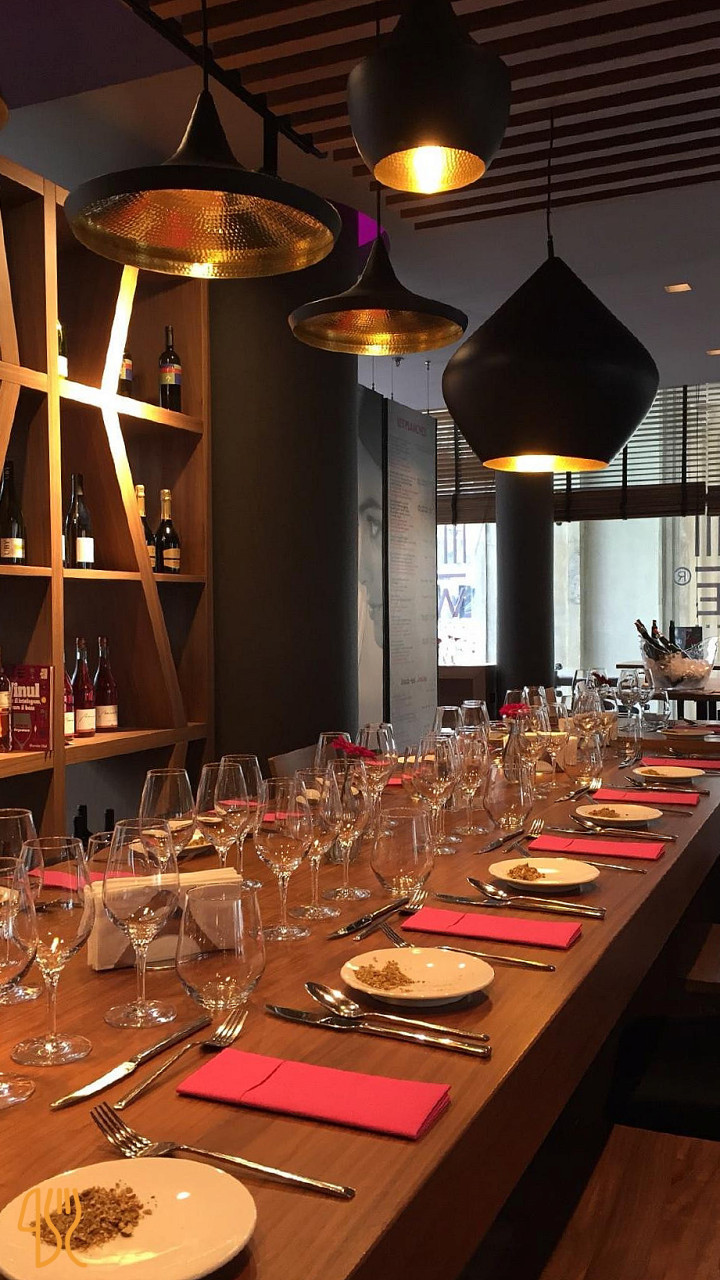 Winestone Victoriei 37 În interior