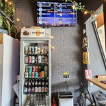Delta Craft Beer Taproom Dentro