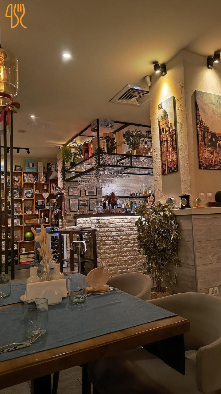 Mezzaluna Restaurant În interior