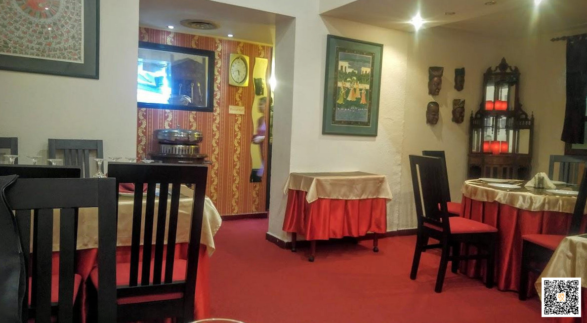 Taj Indian Cuisine În interior