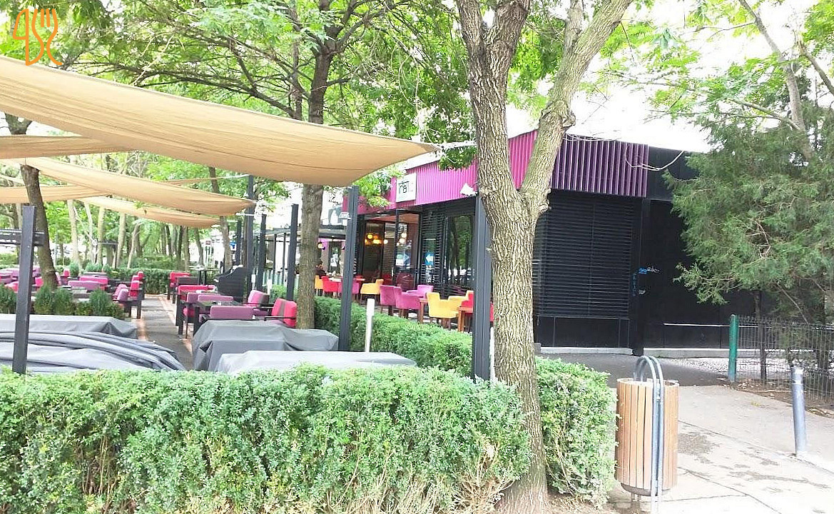 Traffic Lounge Exterior
