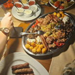 Casa Jienilor Nourriture