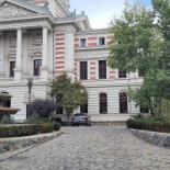1 Minute Universitate Exterior
