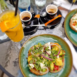 Pergola Cotroceni Comida