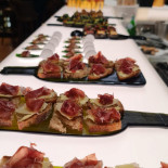 Indivino Wine Tapas Mâncare