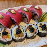 Yoshi Izakaya Mâncare