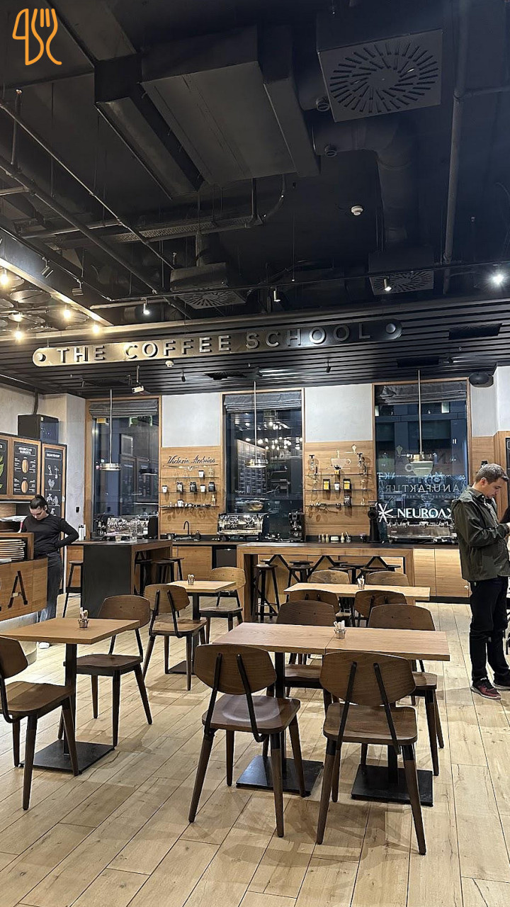 Manufaktura Tineretului În interior