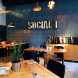 Social 1 À l'intérieur