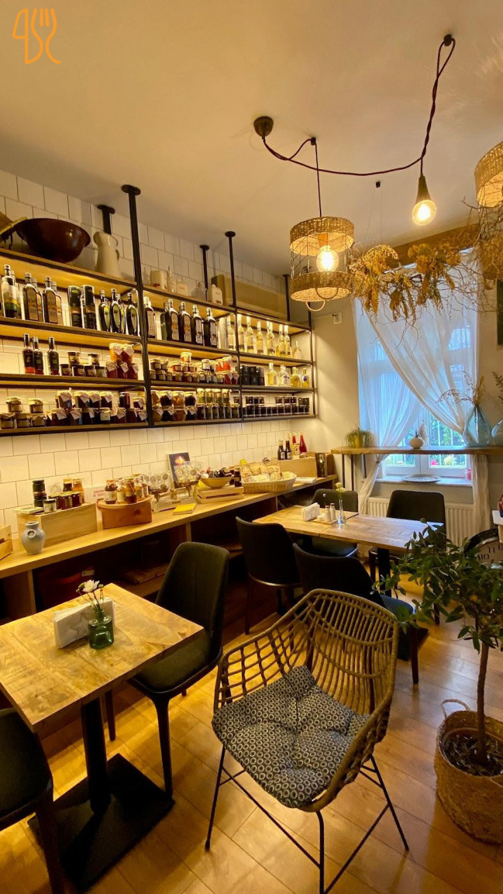 Bacania Veche Romana Delicatese Gradina În interior