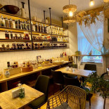 Bacania Veche Romana Delicatese Gradina În interior