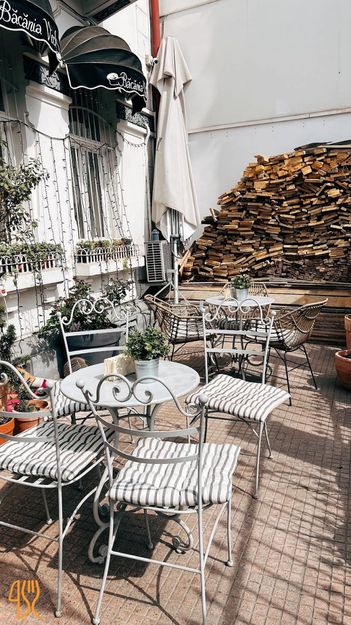 Bacania Veche Romana Delicatese Gradina În interior